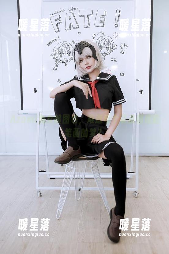 Azami Azami兔女郎图包,难道每个姿态都是铅笔画的梦?
