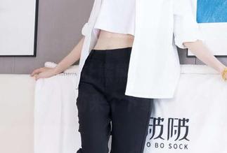 BoBoSocks袜啵啵 - 这双安踏运动鞋,不光脚踏实地,让熊熊的腿也变美了,来,不妨来个下载吧!