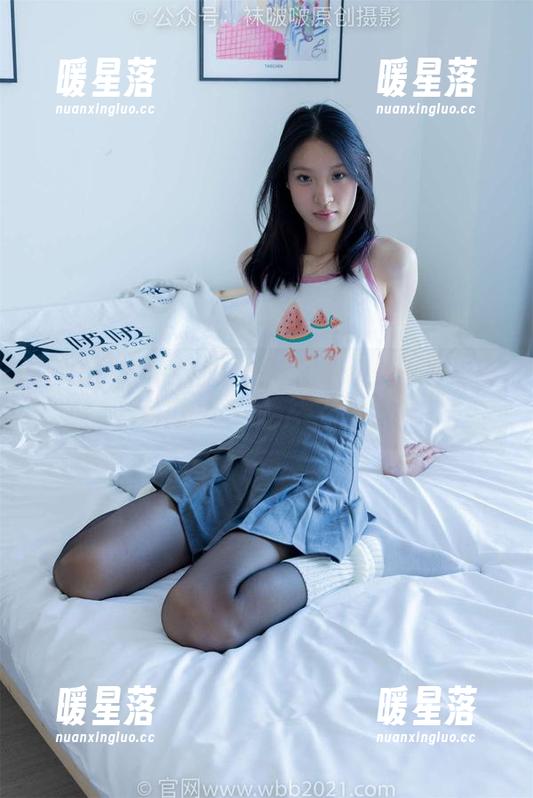 BoBoSocks袜啵啵-甜甜圈 BoBoSocks袜啵啵 - 甜甜圈辣么多思绪,薄肉丝写真别有一番风味
