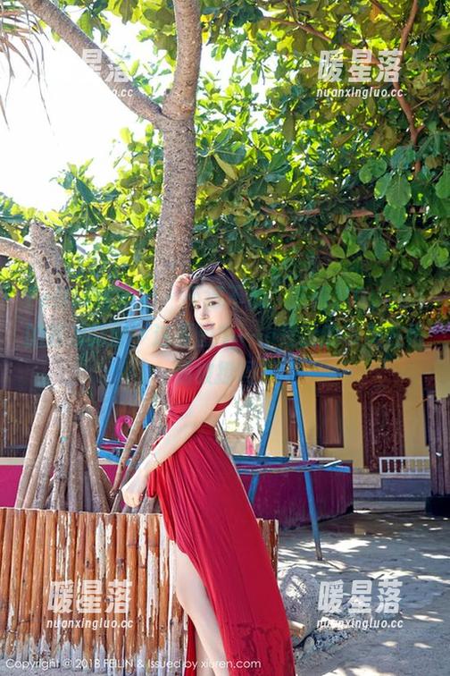 Feilin嗲囡囡-王婉悠Queen Feilin嗲囡囡 - 不得不说,王婉悠Queen的泳衣搭配,这原图中……是我的审美在悄悄被撩吗?
