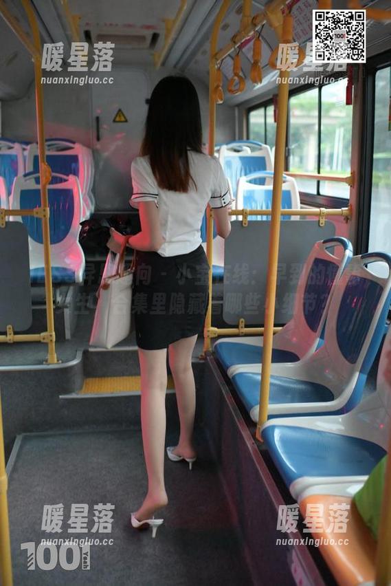 IESS异思趣向 - 小宝在线：早到的懂事女生，合集里隐藏着哪些小细节？