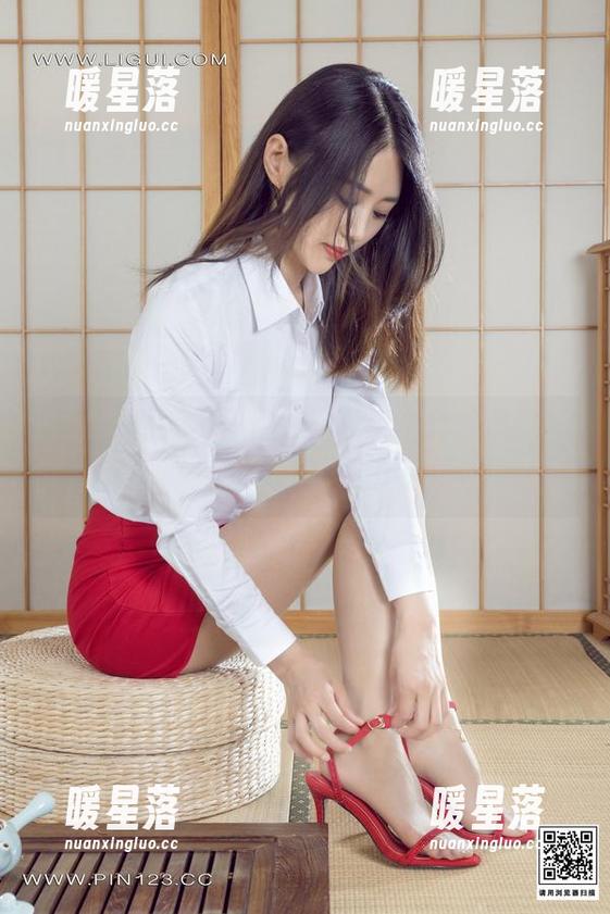 Ligui丽柜 - 伊伊大揭露：全套才是职场新秀的真实写照，原图真不必处理！