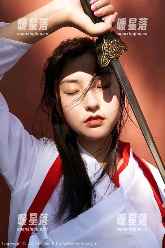 MiiTao蜜桃社-伊素妍 MiiTao蜜桃社 - 荟萃了温暖的套图,伊素妍和她的棉袜在这里等你!