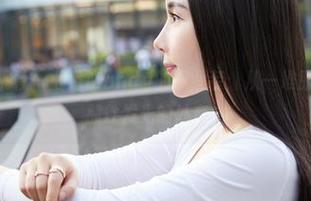 MiiTao蜜桃社 - 静香Mandy的职业装:从一堆原图中找到了那件发光的外套!