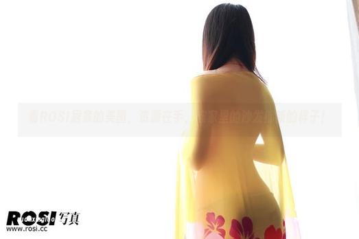 ROSI 看ROSI居家的美图,资源在手,连家里的沙发都新的样子!