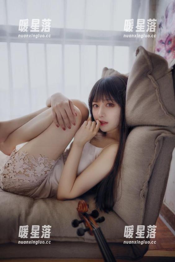 Shika小鹿鹿 每个细节都在发光:Shika小鹿鹿的高清艾乌蕾塔写真