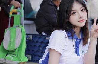 Xiuren秀人网 – 周慕汐fairy又来搞事情了，分享的镂空黑丝西装太绝了，冷静不下来…