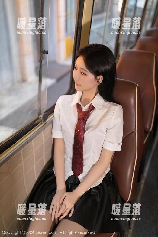 Xiuren秀人网-少女心雪雪 Xiuren秀人网 - 为啥少女心雪雪穿上连衣裙后,一切都变得更美好了呢?