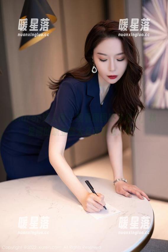 Xiuren秀人网-林星阑 Xiuren秀人网 - 观看原图时分心了,林星阑的职业装太有画面感了吧!