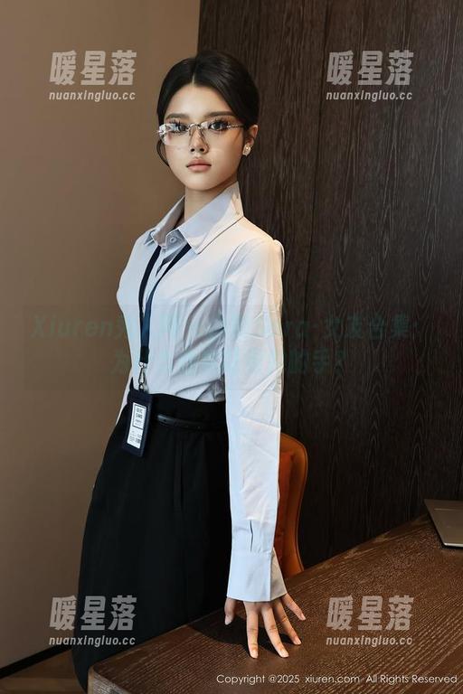 Xiuren秀人网 - 白微Sera·女友合集：为什么我会盯着她的手？