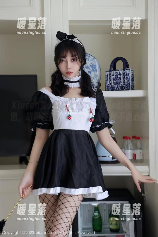 Xiuren秀人网-陶喜乐_lele Xiuren秀人网 - 陶喜乐_lele的校园套图,明明在教室,偏偏给人一种不走心的悠闲感。