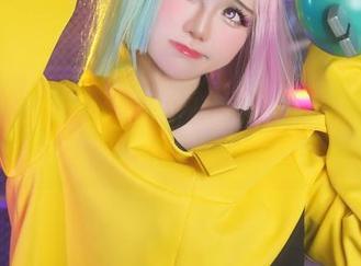 sally dorasnow多啦雪的天台Cos,你会选择当个乘客吗?