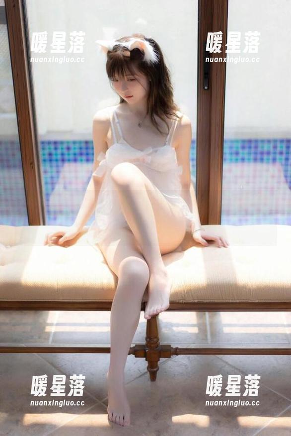 一小央泽 一小央泽和她的定制套装图集,适合上班的我也疯狂想拥有!