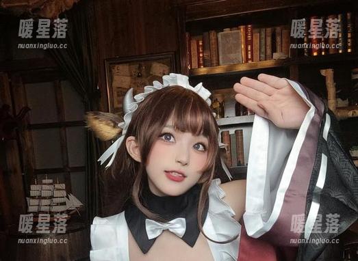 无圣光照耀下的七七娜娜子，普利茅斯女仆竟是她的另一个身份？