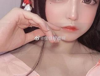国产佳佳酱ovo,高清图片带你纵享微博36套的“时光旅行”