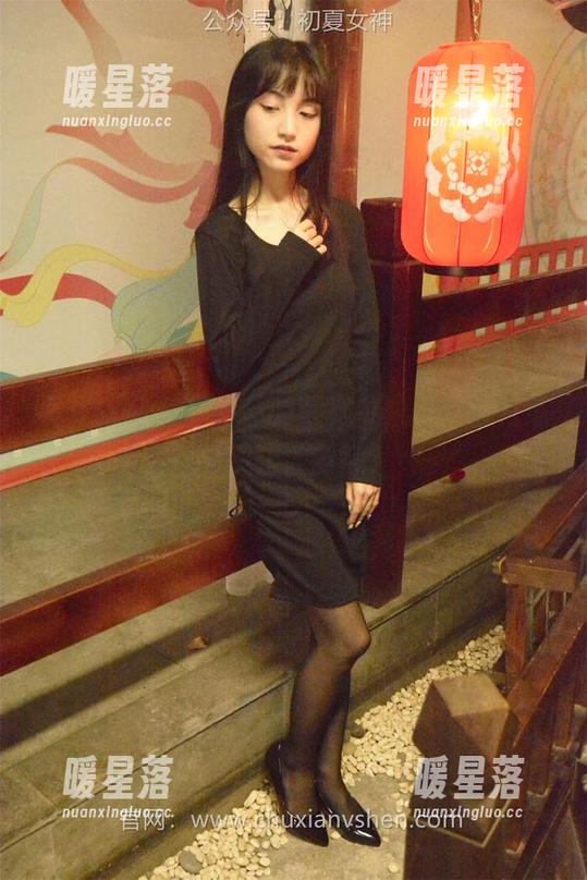 初夏女神-环环 初夏女神 - 在环环的写真中,闭月羞花怎能不让人侧目?