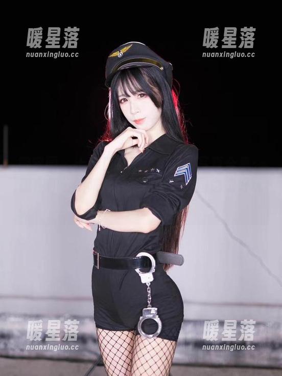 十万口草莓粥粥 微密圈 - 十万口草莓粥粥双人写真合集:想在你们的陪伴下,找个草莓园也挺好玩的!