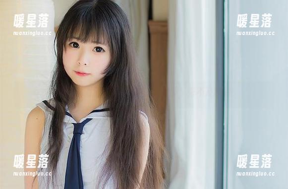 向小圆制服全集：光影中的制服梦，来不及解释！
