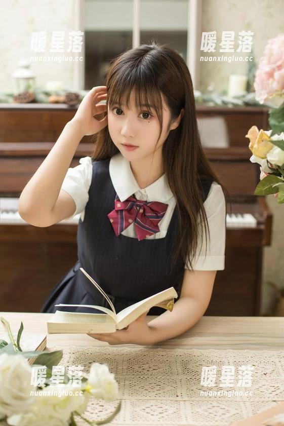 喵糖映画 打开喵糖映画的黑色JK少女,资源感应开启!