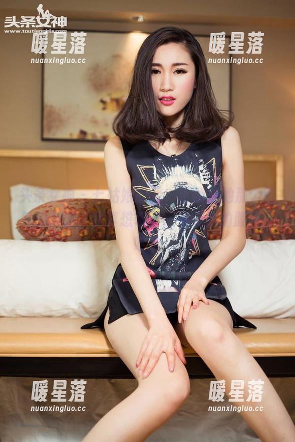 头条女神-七姑娘 头条女神 - 七姑娘的足,正翻开她那个图包的时候,我真想表示一下无声的膜拜,哈哈