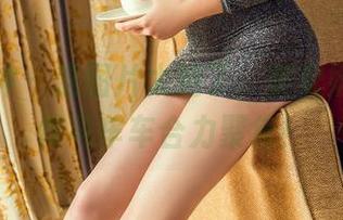 头条女神 - 这图片太绝了,樊安妮和她的悍马车车合力聚焦!