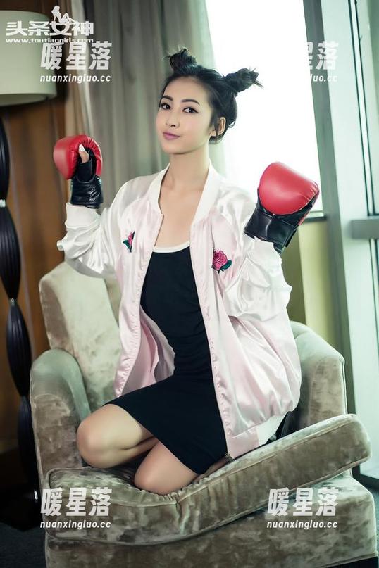头条女神-王竹 头条女神 - 王竹女友:又是一份高清合集,今天你追女孩子了吗?