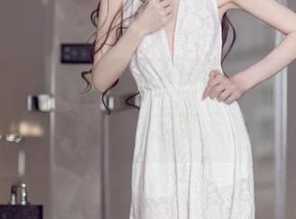 头条女神 - 筱溪的泳衣时刻,免费的美图,让人想起夏天。
