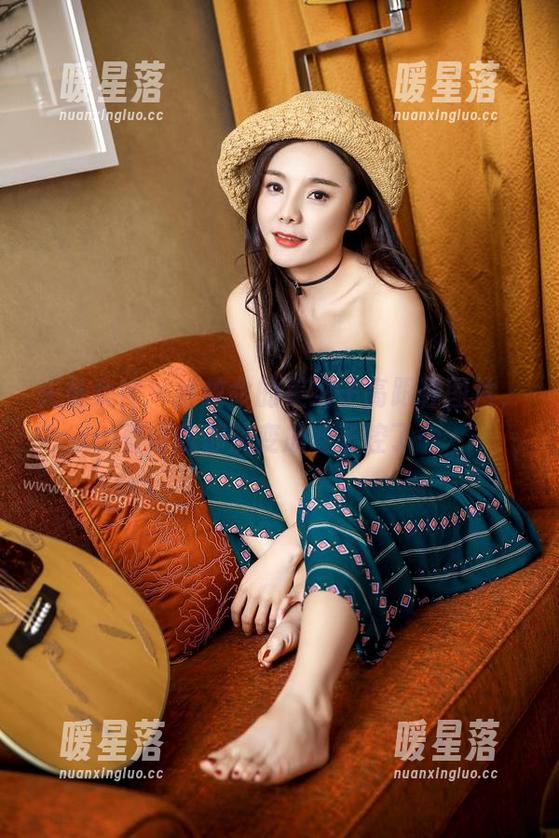 头条女神-美纳子 头条女神 - 拯救命的美纳子高跟鞋图片,看得我都快变成鞋子控了…