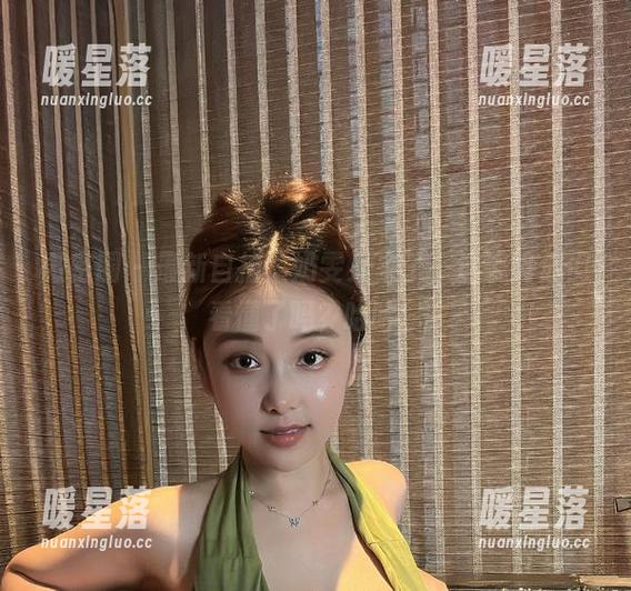 奶雯 微密圈 - 最新自拍,奶雯又来了,这姿势你们看懂了吗?哈哈。