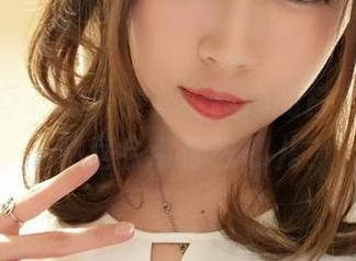 你有没有想过，小女巫露娜的白色蕾丝长筒私房会带你去哪儿？