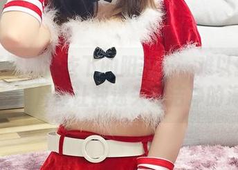 小女巫露娜泳衣下的阳光——难以捉摸的原图，照片却让我迷失在洁净的海滩。