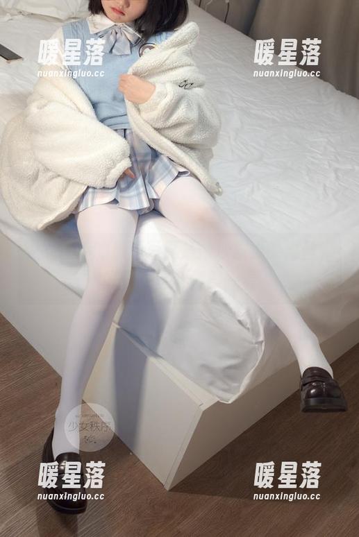 少女秩序 少女秩序的最新写真集:沙发上的黑丝,好吧,这个值得一看