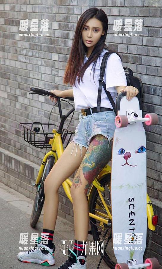 尤果网-果儿Victoria 尤果网 - 果儿Victoria的旗袍写真,我的心可是被每一帧征服了。
