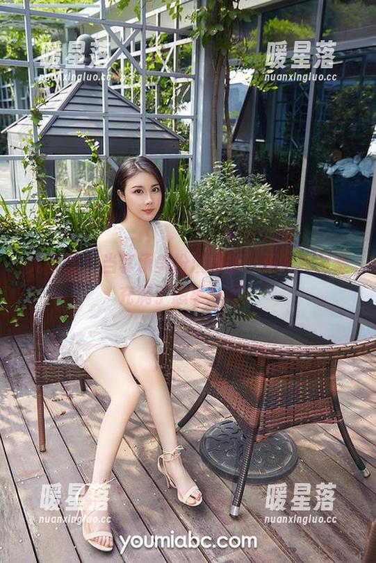 尤蜜荟-李承美 尤蜜荟 - 当李承美扮演秘书,照片和图集充满了想象空间!