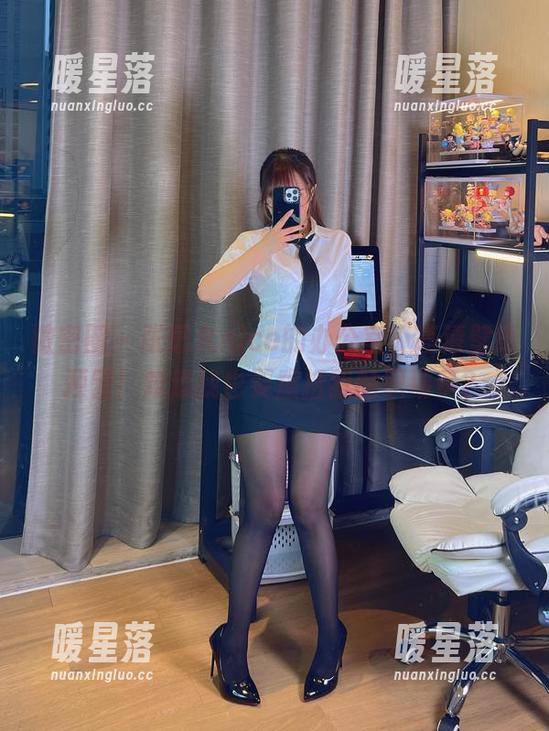 微密圈 - 张思允nice的办公室，高清壁纸预警！难道我也要重拾我的职场梦？