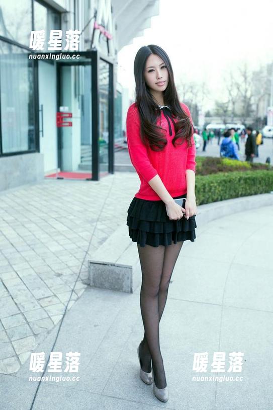 推女郎-杨伊 推女郎 - 杨伊的灰丝,一张无圣光的原图,给我意外的惊喜。