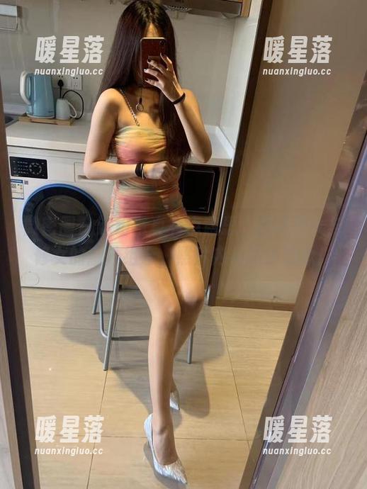 提袜少女 微密圈 - 这组写真有点意思,提袜少女与修女的意外组合,照片内容超乎想象!