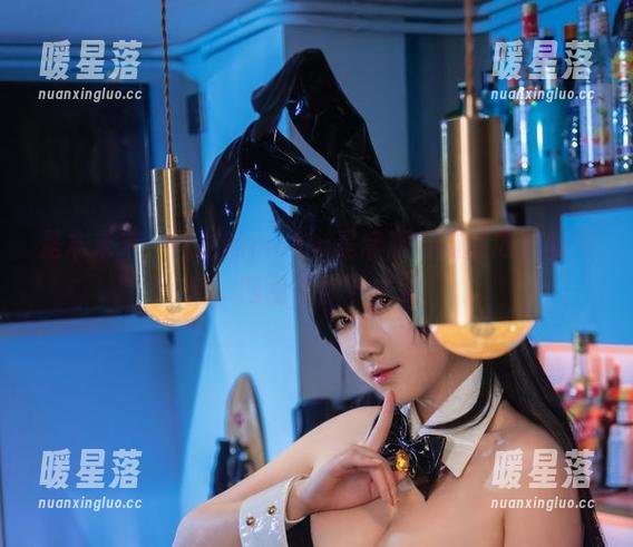 是本末末 是本末末,这次的mafiu是常服与猫咪内衣的混搭,网盘等你下载哦!