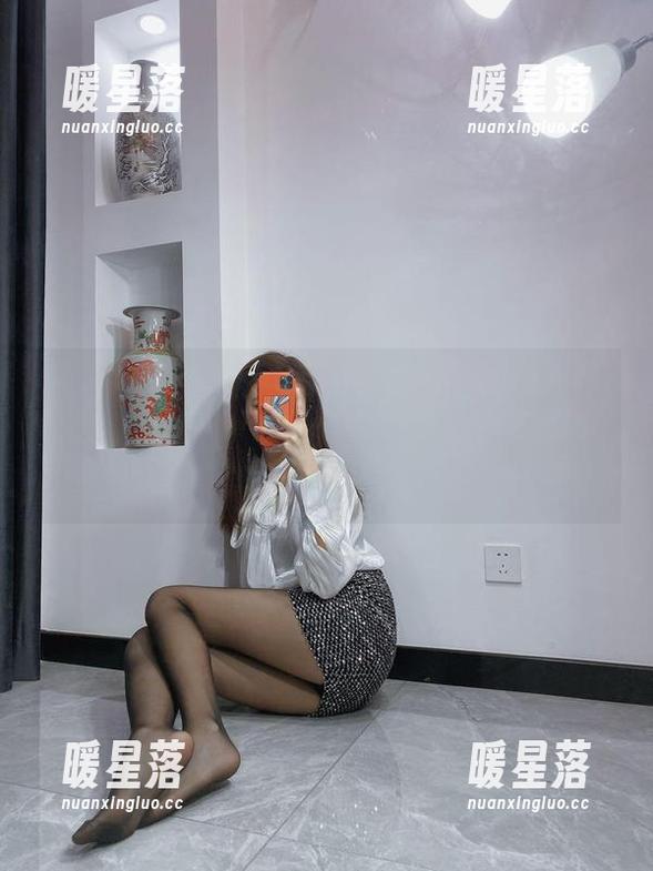 杨大乐乐很靠谱 微密圈 - 在线收藏杨大乐乐很靠谱的瑜伽作品,她的每一个动作都在提醒我水瓶该放在哪儿呢?