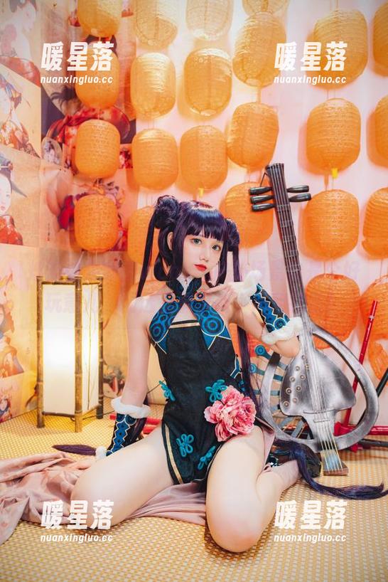 果咩酱w 炫酷的果咩酱wcos,户外场景也是个好玩意儿,精选里偶尔有小风和花香!