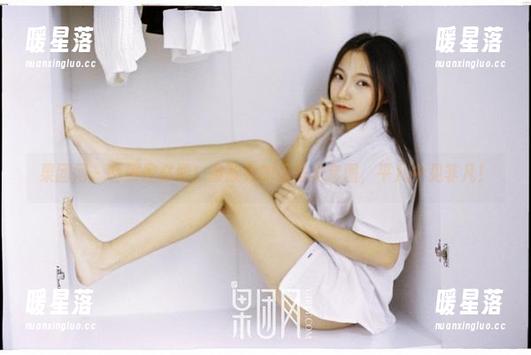 果团网-黄歆苑 果团网 - 制服控必看!黄歆苑的无圣光套图,平凡中见非凡!
