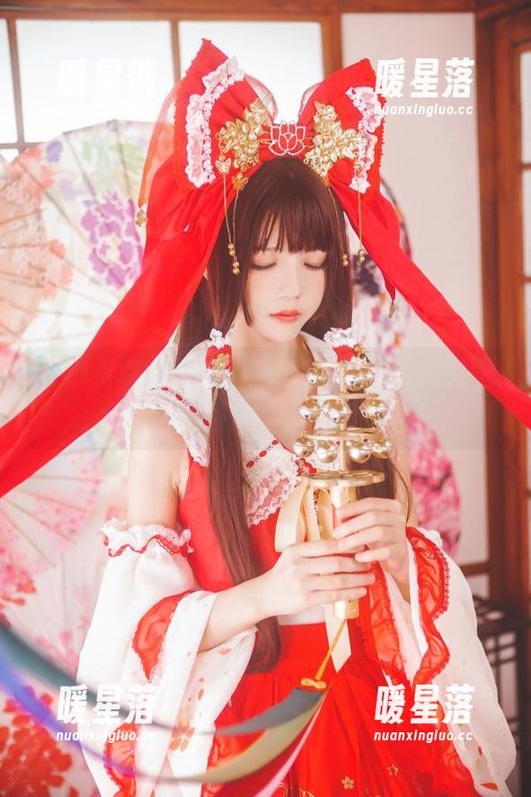 图包看点，桜桃喵就像是在制服与妹抖间来回游走的精灵