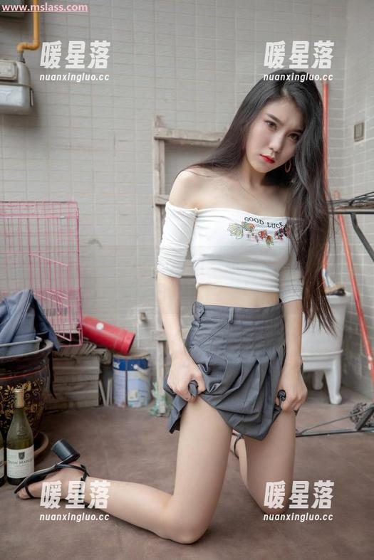 梦丝女神-小兔 梦丝女神 - 小兔的高清壁纸日记:校园里的黑白搭配趣事!