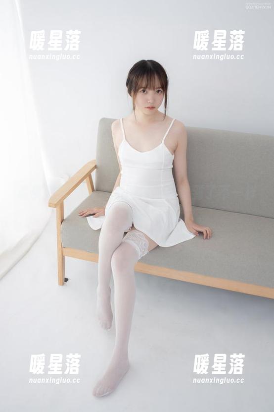 森萝财团-Sia 森萝财团 - 从这张图片,我看到了不一样的Sia和她的女孩情谊。