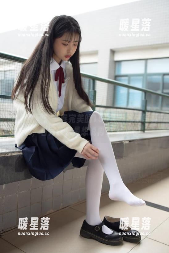 森萝财团：一卷完美的15D黑丝高清写真集，看完我只是想说再来一次吧！