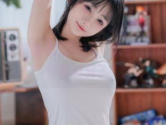樱井宁宁最新黑白COS,似乎黑的物理属性都减弱了?