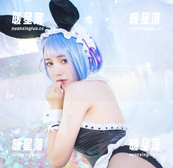 在这儿，洛丽塔大哥的女王写真集等你来下载，别问我为什么，只想说“真不错”！