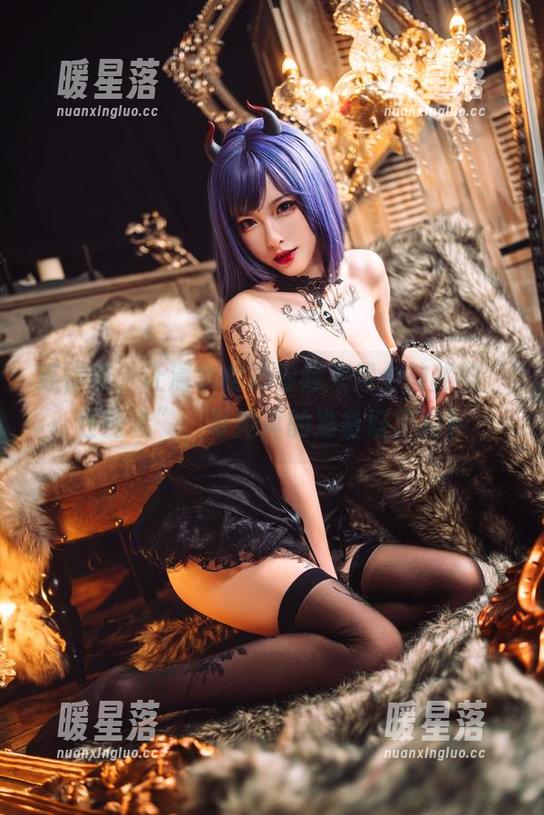 清水由乃 连体衣,让清水由乃看起来像个神秘的“任务者”,可她真的准备好了吗?