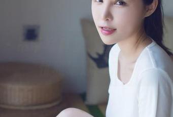 爱蜜社 - 吊带写真里,雪儿Cier教你如何优雅地逛图库!