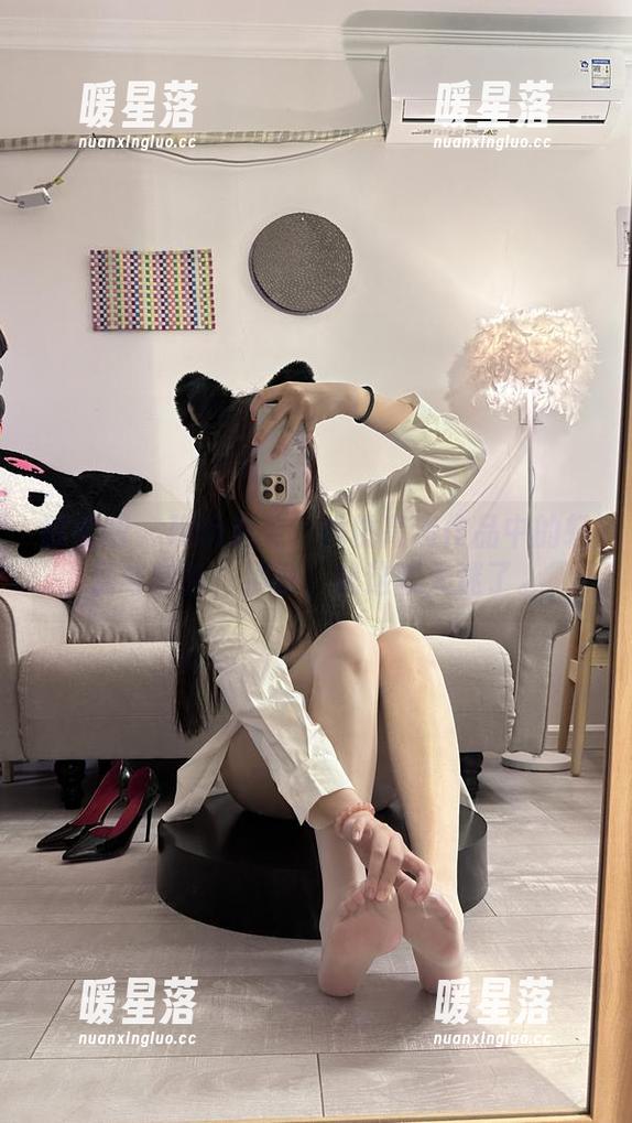 玫桃泡芙 微密圈 - 玫桃泡芙:桃桃高清作品中的轻盈与随性,别说,我这就入迷了。
